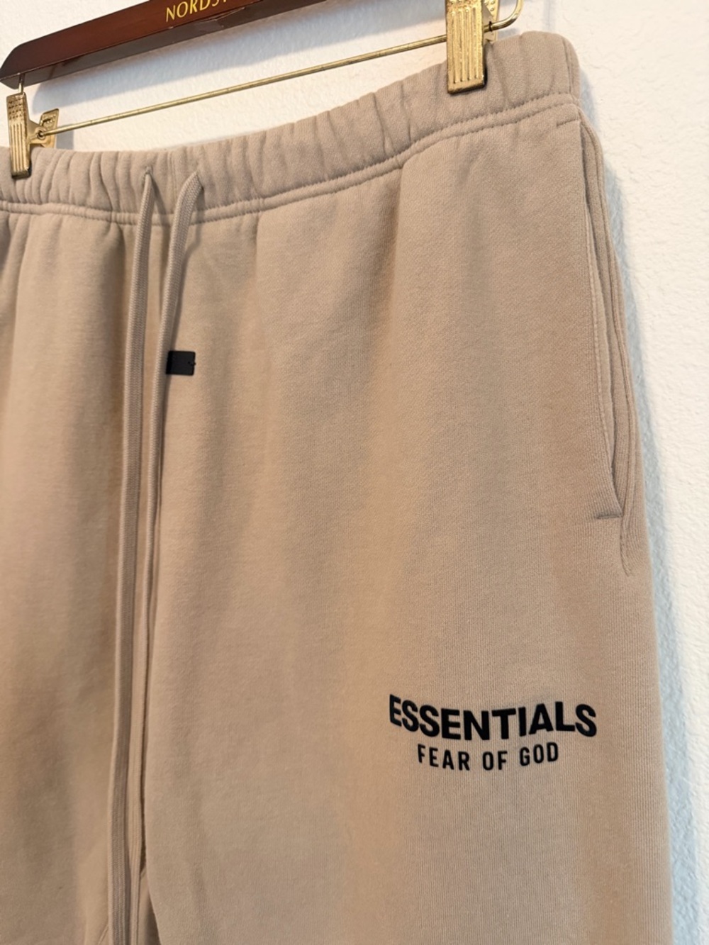 Fear of God Essential fleece Sweatpants color beige, straight leg size M Unisex - Picture 8 of 12